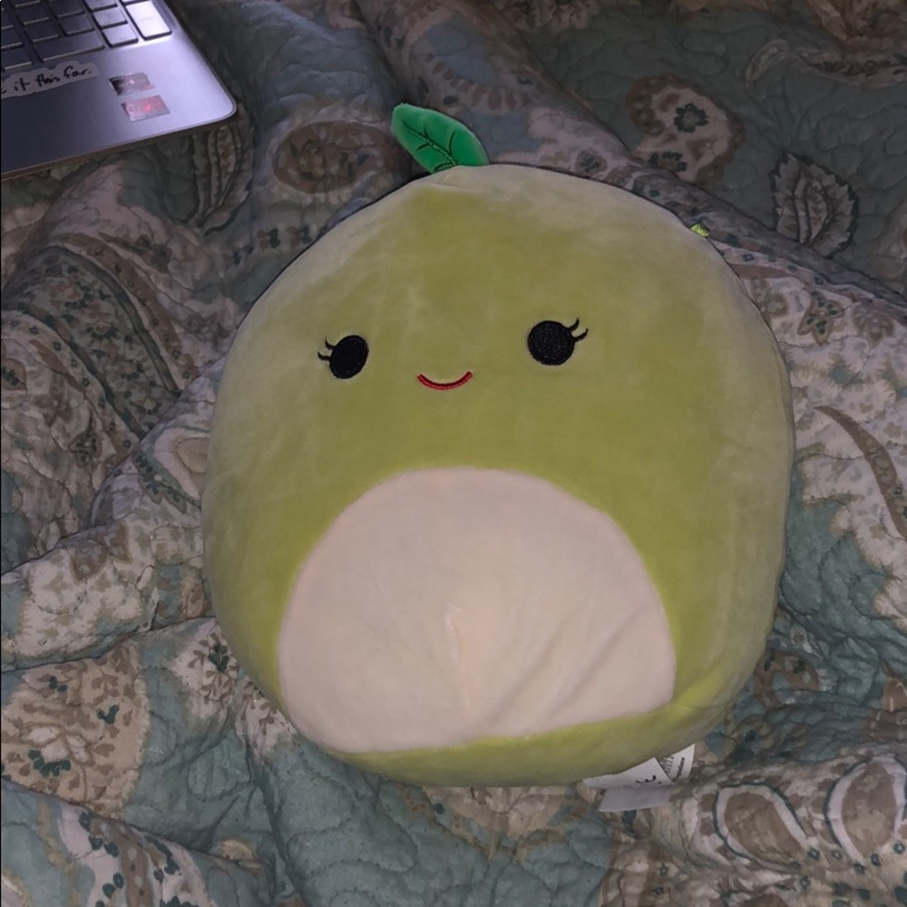 Squishmallow Apple 5in